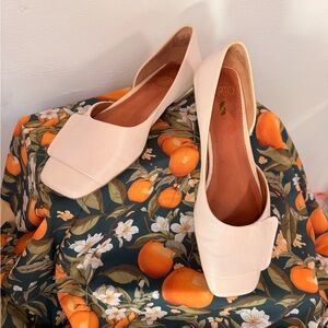 Franco Sarto Cream Women's Flats